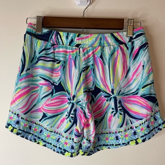 LILLY PULITZER‎ Ladies Size XS Katia Shorts Blue And Pink - Picture 2 of 5
